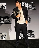 28_08_-_MTV_Video_Music_Awards_Press_Room_284929.jpg