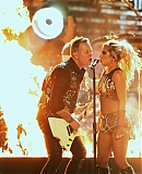 Gaga-Metallica-2017-performance-Grammy-_28829.jpg