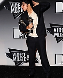 28_08_-_MTV_Video_Music_Awards_Press_Room_283629.jpg