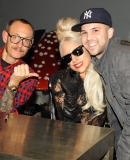 2822629_22_11_-_The_New_Museum_in_New_York_-_The_Book_Terry_Richardson_-_WWW_GAGAFACE_PL_REMO.jpg