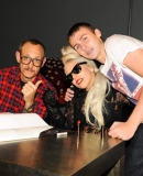 284229_22_11_-_The_New_Museum_in_New_York_-_The_Book_Terry_Richardson_-_WWW_GAGAFACE_PL_REMO.jpg