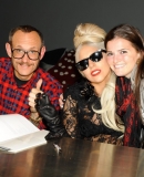 28929_22_11_-_The_New_Museum_in_New_York_-_The_Book_Terry_Richardson_-_WWW_GAGAFACE_PL_REMO.jpg